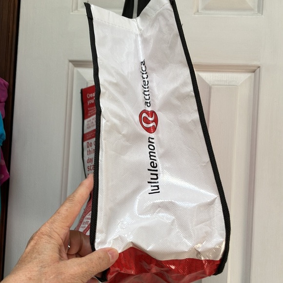 15 x 14” Lg perfect Lululemon shopping/workout bag 6” deep. Bright red/white/blk - Picture 4 of 4